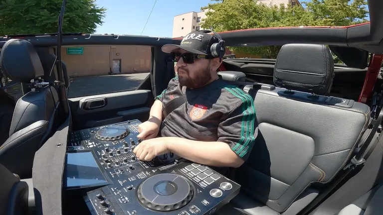 VINO | Electro & Breaks Set in a Ford Bronco | Portland
